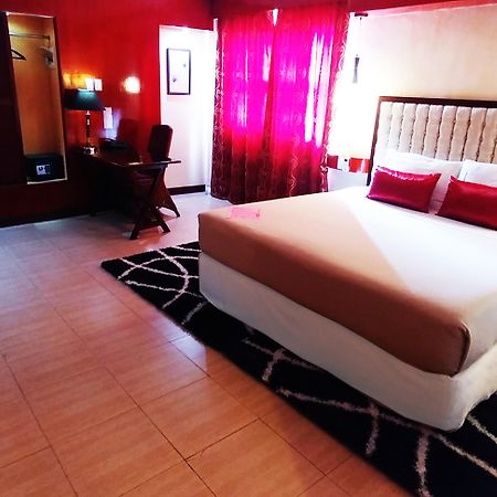 Dulcinea Hotel And Suites Lapu-Lapu City Kültér fotó