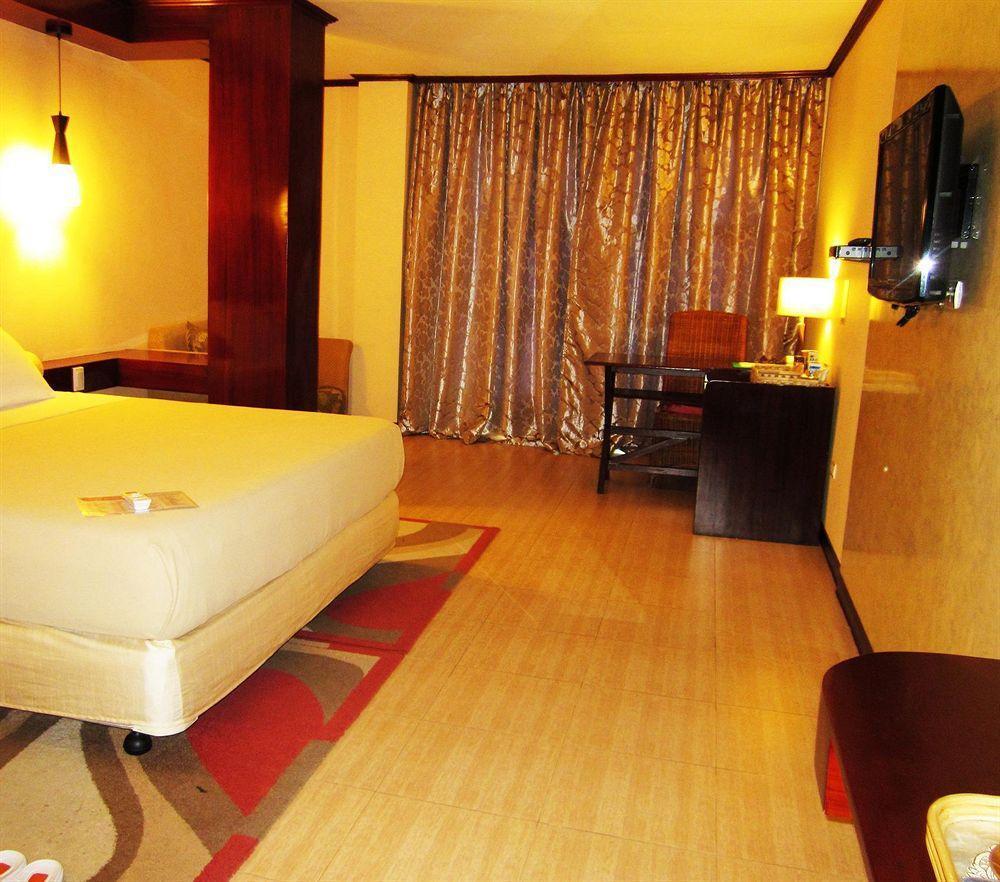 Dulcinea Hotel And Suites Lapu-Lapu City Kültér fotó