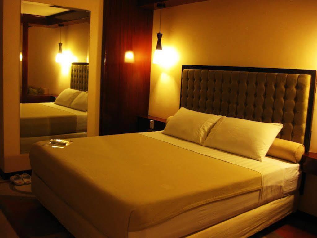 Dulcinea Hotel And Suites Lapu-Lapu City Kültér fotó