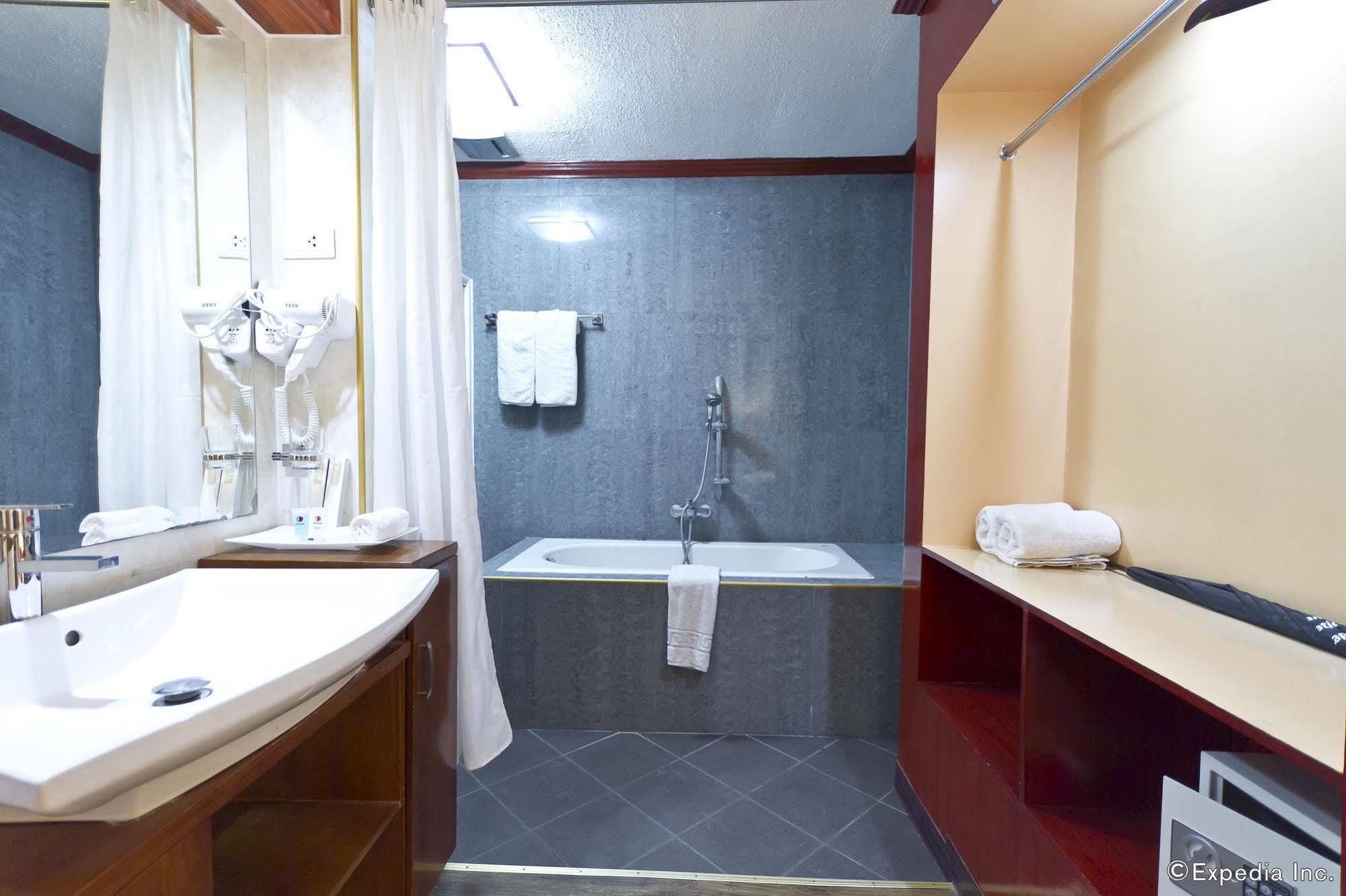 Dulcinea Hotel And Suites Lapu-Lapu City Kültér fotó